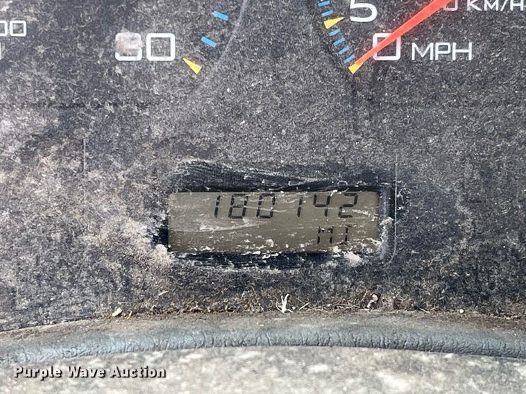 image for item LD9839 2003 International 4300  truck cab and chassis