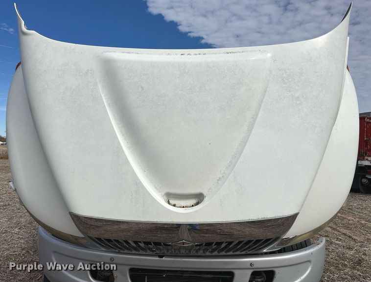 image for item LD9839 2003 International 4300  truck cab and chassis