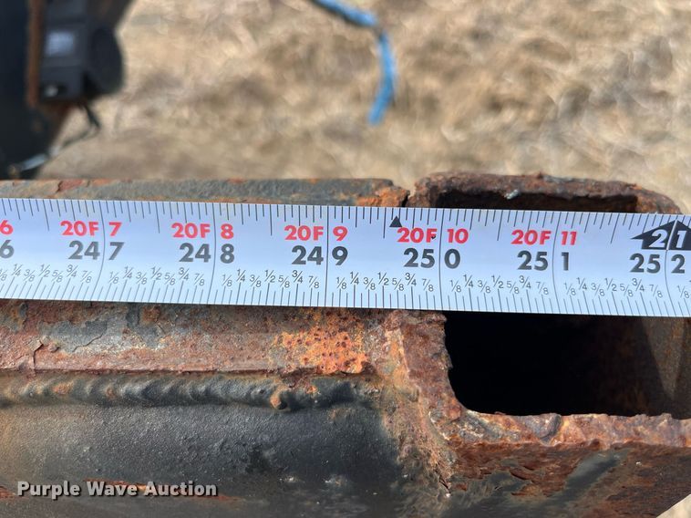 image for item LD9840 1999 Chevrolet C7500  truck cab and chassis