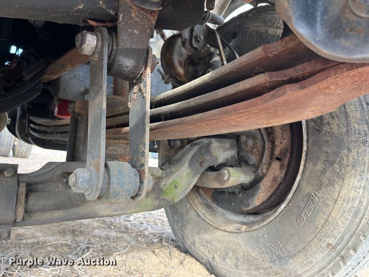 image for item LD9840 1999 Chevrolet C7500  truck cab and chassis