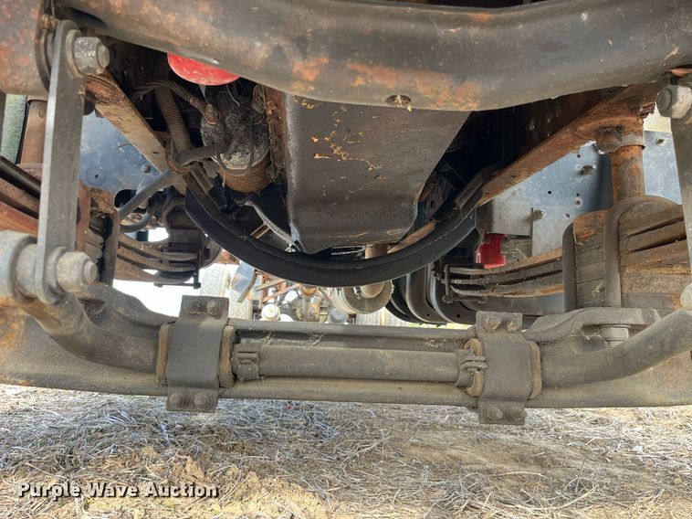 image for item LD9840 1999 Chevrolet C7500  truck cab and chassis