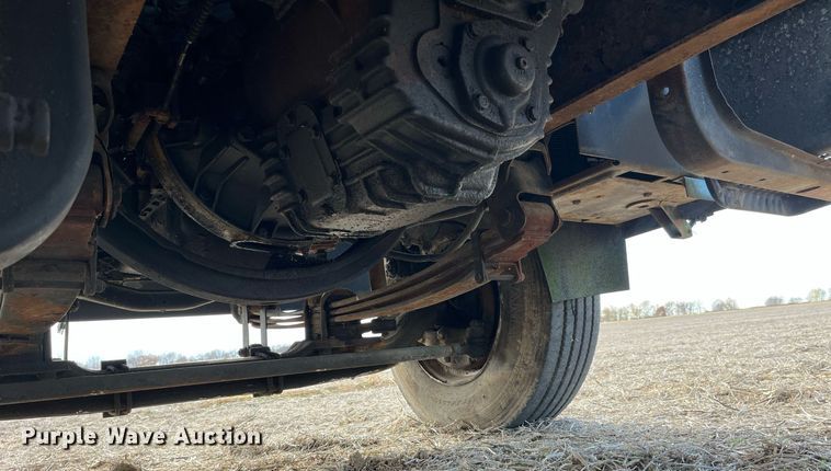 image for item LD9840 1999 Chevrolet C7500  truck cab and chassis