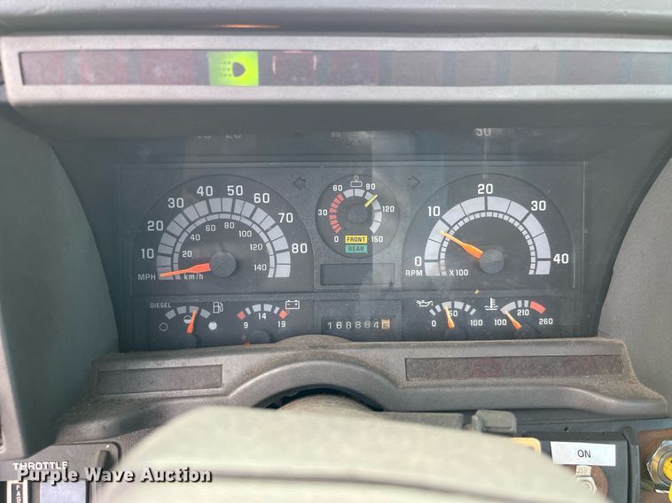 image for item LD9840 1999 Chevrolet C7500  truck cab and chassis