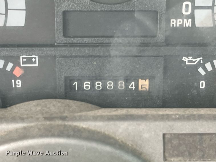 image for item LD9840 1999 Chevrolet C7500  truck cab and chassis