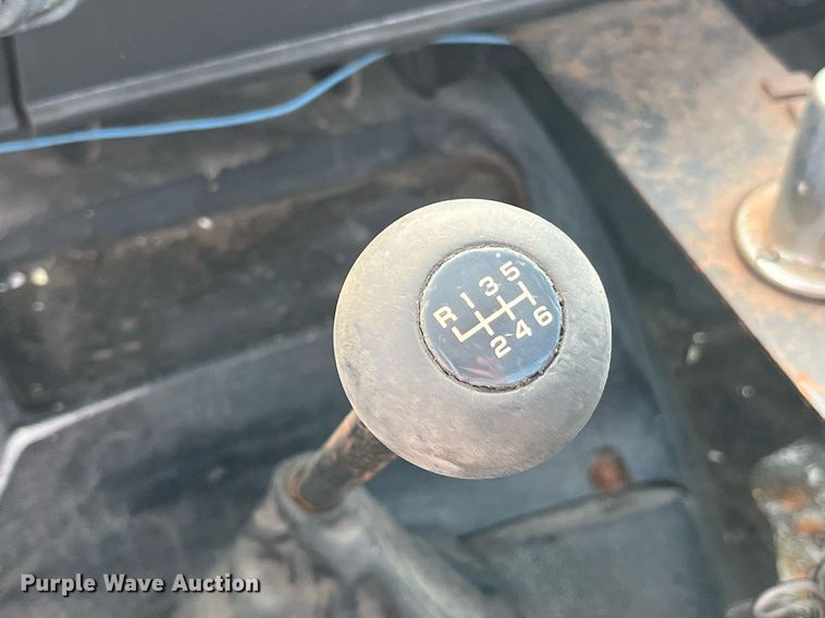 image for item LD9840 1999 Chevrolet C7500  truck cab and chassis