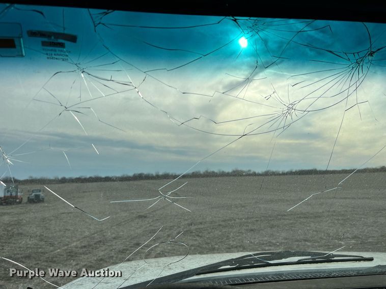 image for item LD9840 1999 Chevrolet C7500  truck cab and chassis