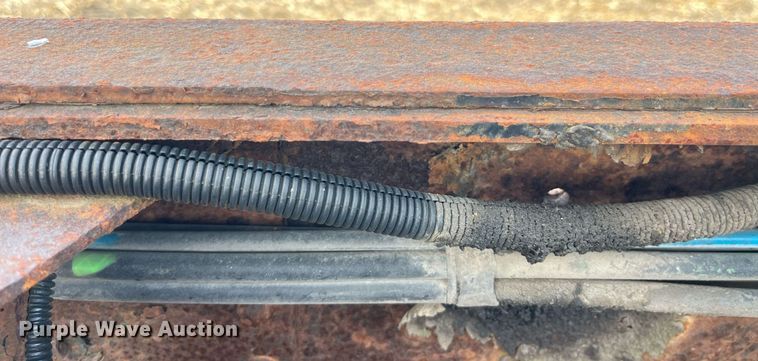 image for item LD9840 1999 Chevrolet C7500  truck cab and chassis