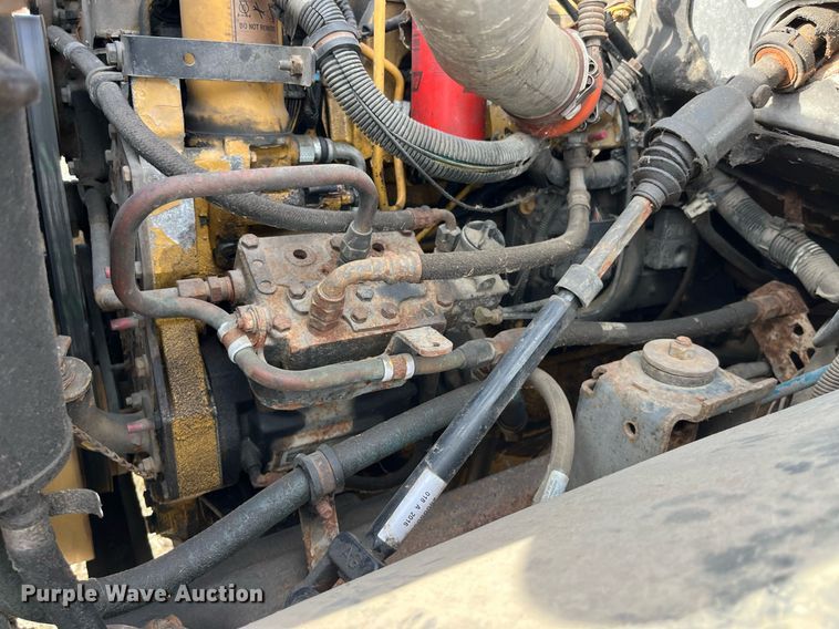 image for item LD9840 1999 Chevrolet C7500  truck cab and chassis