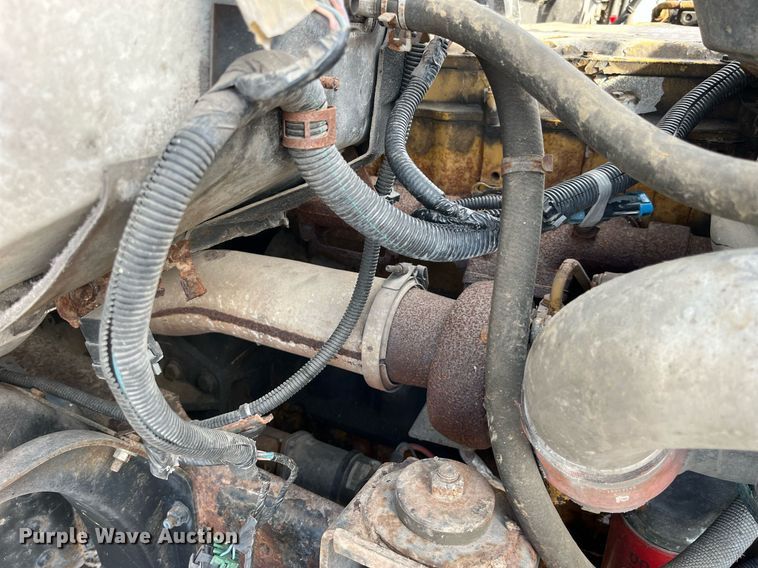 image for item LD9840 1999 Chevrolet C7500  truck cab and chassis