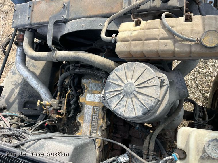 image for item LD9840 1999 Chevrolet C7500  truck cab and chassis