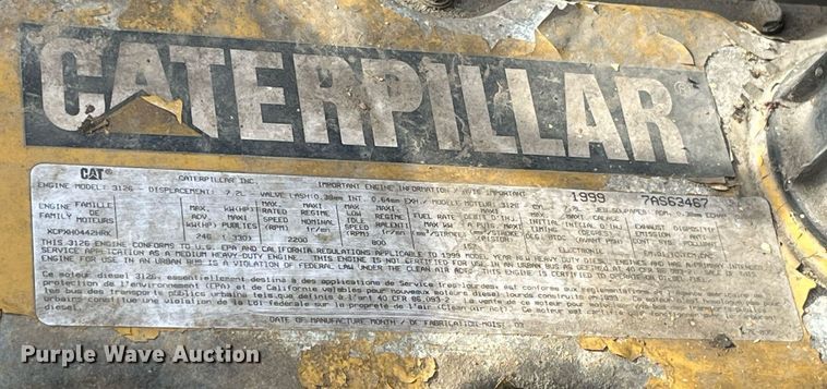 image for item LD9840 1999 Chevrolet C7500  truck cab and chassis