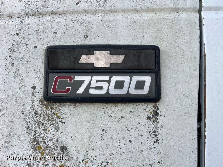 image for item LD9840 1999 Chevrolet C7500  truck cab and chassis
