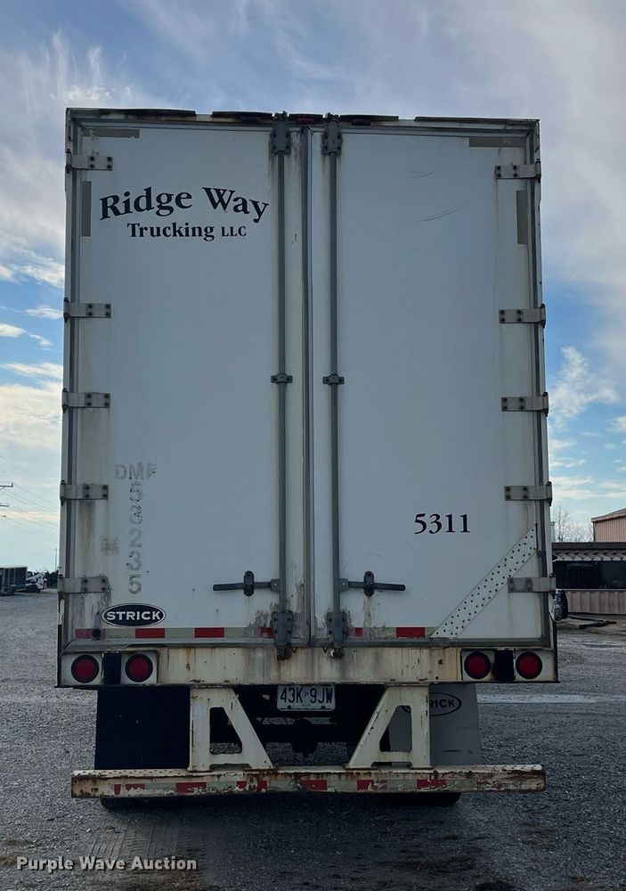 image for item LD9888 2008 Strick  dry van trailer