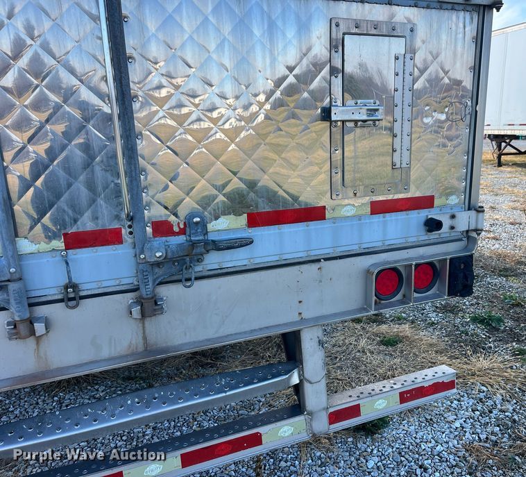 image for item LD9890 2008 Utility Trailer VS2RA  refrigerated van trailer