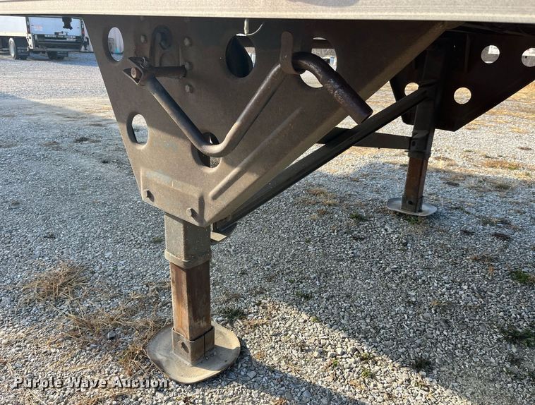 image for item LD9890 2008 Utility Trailer VS2RA  refrigerated van trailer