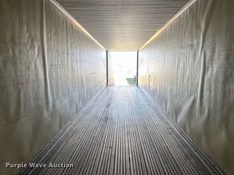 image for item LD9892 2006 Utility Trailer VS2RA  refrigerated van trailer