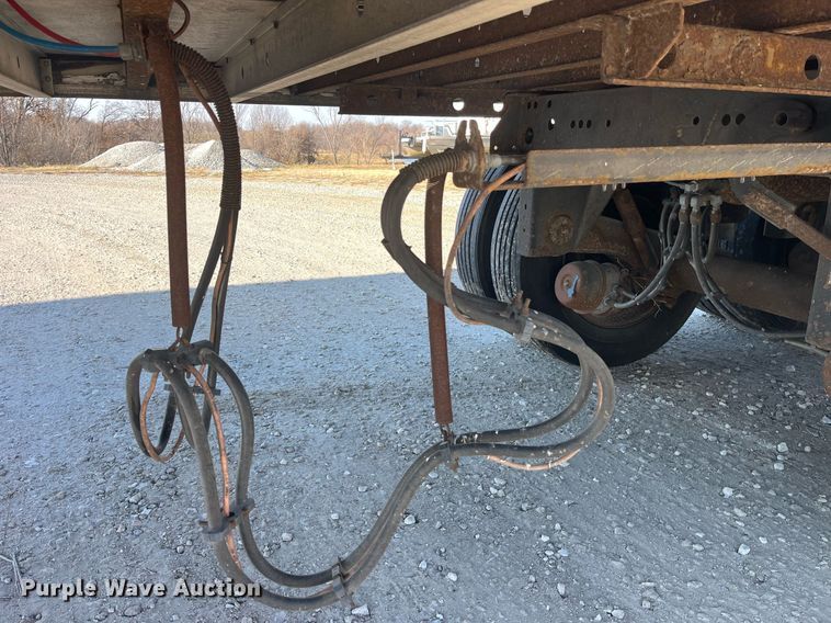 image for item LD9892 2006 Utility Trailer VS2RA  refrigerated van trailer