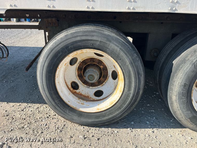 image for item LD9892 2006 Utility Trailer VS2RA  refrigerated van trailer