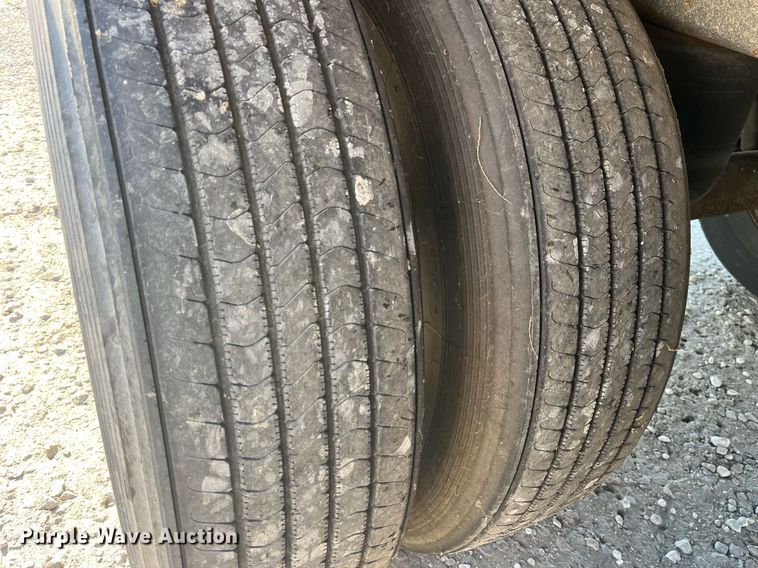 image for item LD9892 2006 Utility Trailer VS2RA  refrigerated van trailer