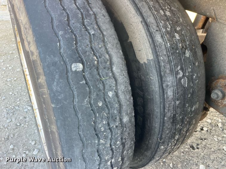 image for item LD9892 2006 Utility Trailer VS2RA  refrigerated van trailer