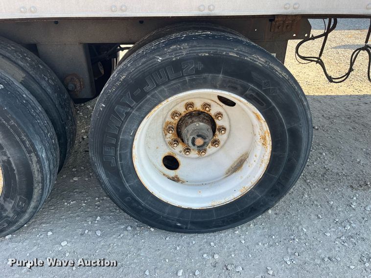 image for item LD9892 2006 Utility Trailer VS2RA  refrigerated van trailer