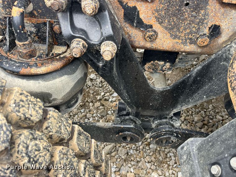 image for item LD9904 2004 Kenworth W900  semi truck