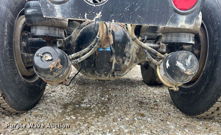 image for item LD9904 2004 Kenworth W900  semi truck