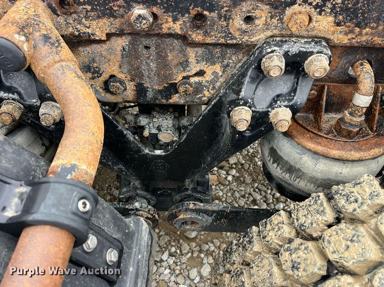 image for item LD9904 2004 Kenworth W900  semi truck