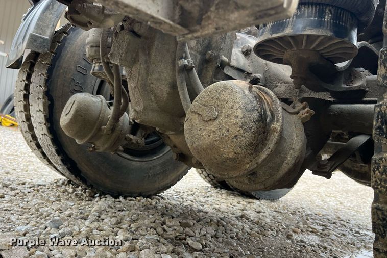 image for item LD9904 2004 Kenworth W900  semi truck