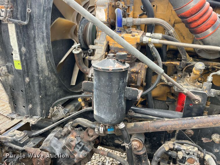 image for item LD9904 2004 Kenworth W900  semi truck