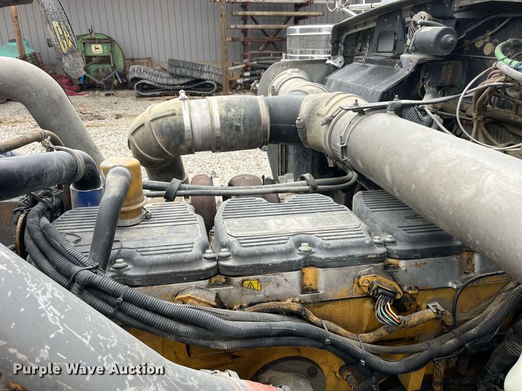 image for item LD9904 2004 Kenworth W900  semi truck