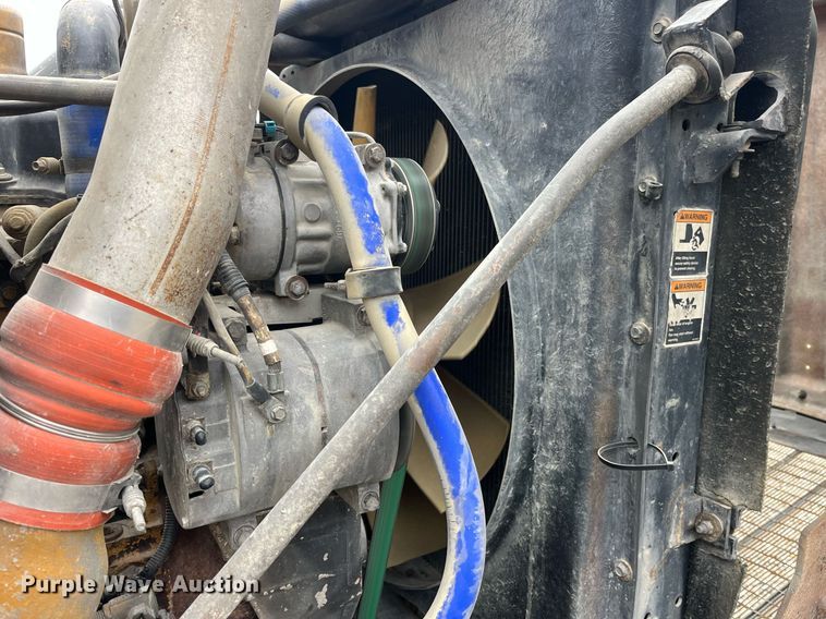 image for item LD9904 2004 Kenworth W900  semi truck