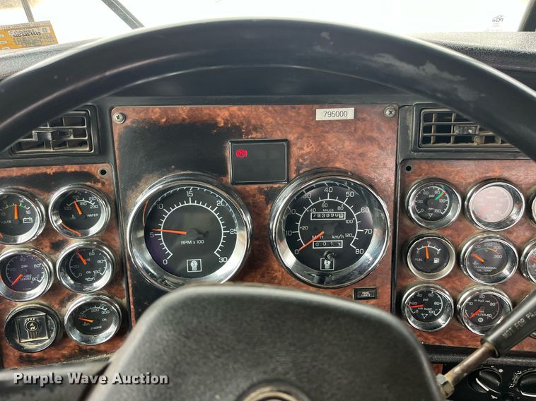 image for item LD9904 2004 Kenworth W900  semi truck