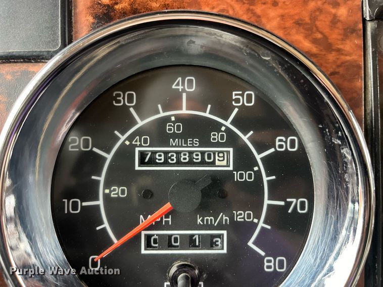 image for item LD9904 2004 Kenworth W900  semi truck