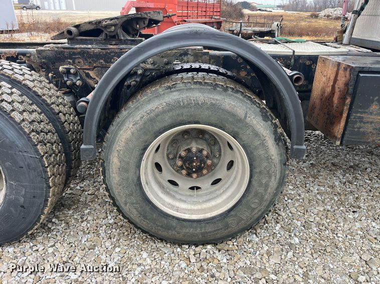 image for item LD9904 2004 Kenworth W900  semi truck