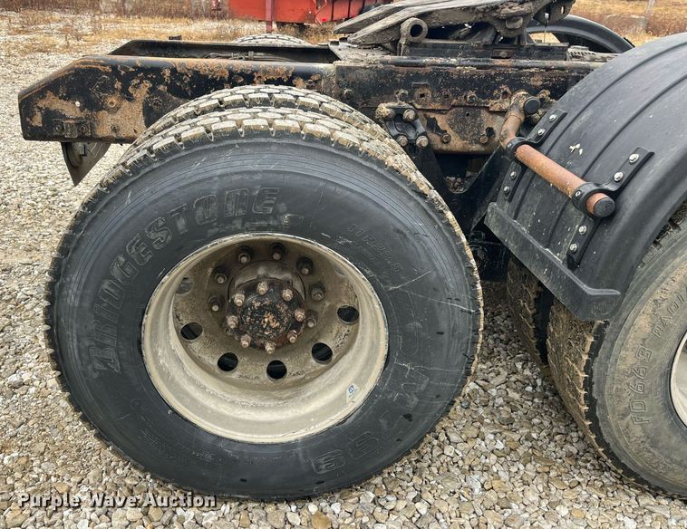 image for item LD9904 2004 Kenworth W900  semi truck