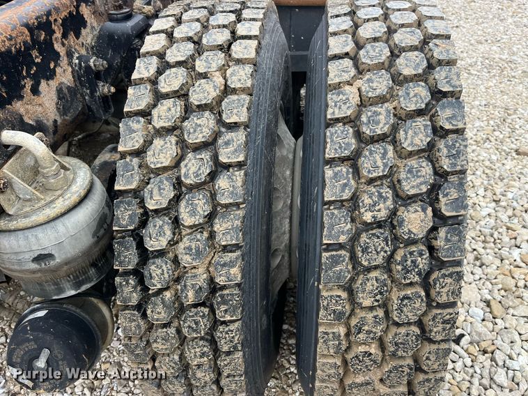 image for item LD9904 2004 Kenworth W900  semi truck