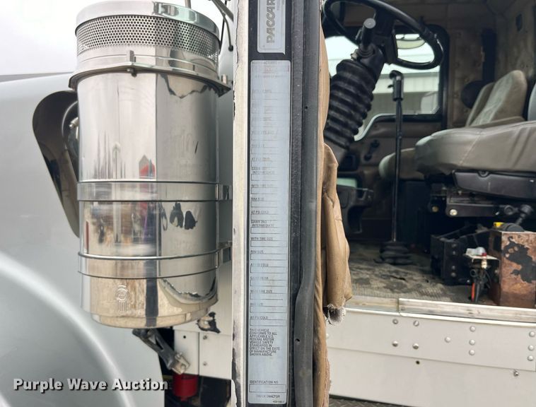 image for item LD9904 2004 Kenworth W900  semi truck