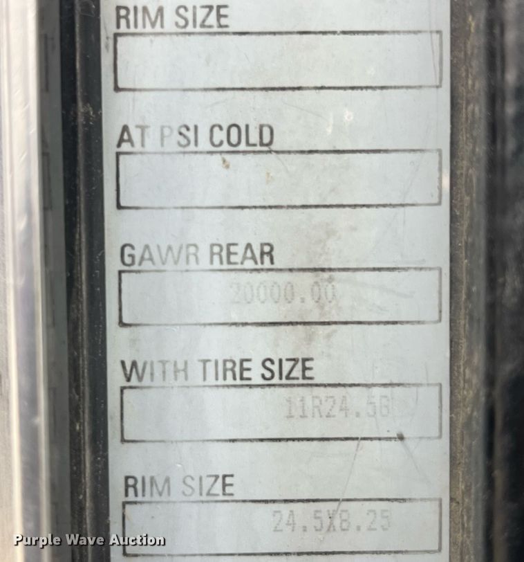 image for item LD9904 2004 Kenworth W900  semi truck