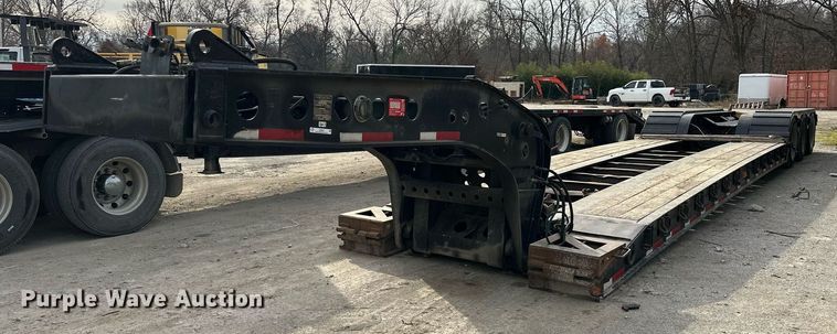 image for item LK9647 2013 Fontaine Magnitude 55H26 lowboy equipment trailer