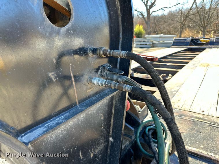 image for item LK9647 2013 Fontaine Magnitude 55H26 lowboy equipment trailer