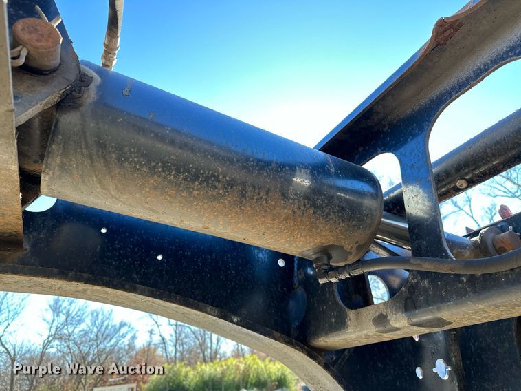 image for item LK9647 2013 Fontaine Magnitude 55H26 lowboy equipment trailer