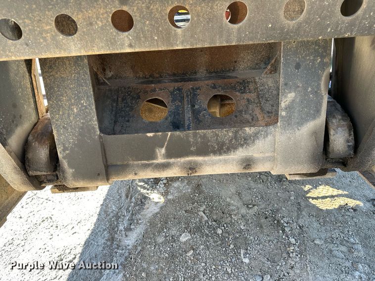 image for item LK9647 2013 Fontaine Magnitude 55H26 lowboy equipment trailer