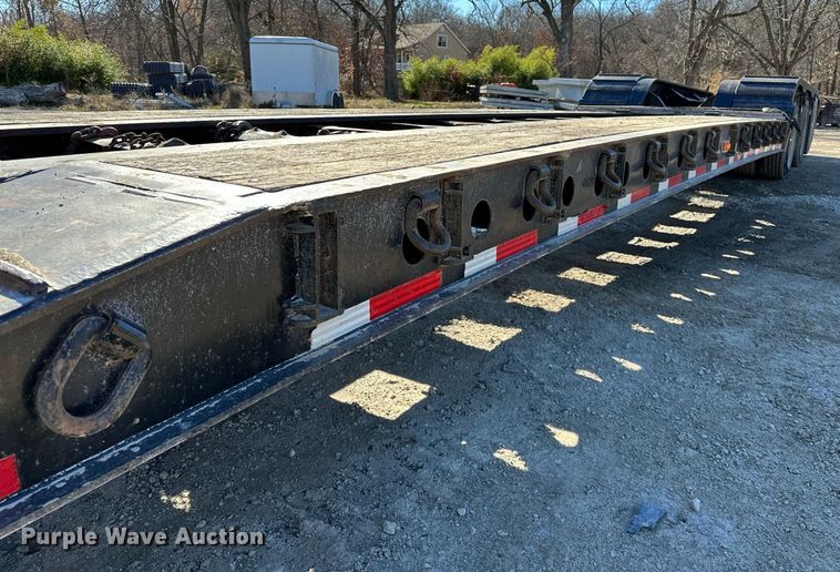 image for item LK9647 2013 Fontaine Magnitude 55H26 lowboy equipment trailer