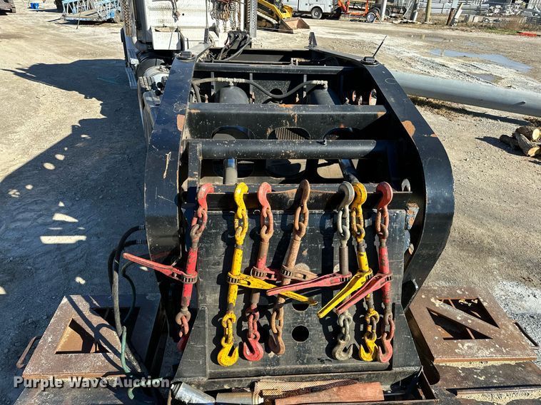 image for item LK9647 2013 Fontaine Magnitude 55H26 lowboy equipment trailer