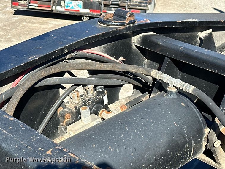 image for item LK9647 2013 Fontaine Magnitude 55H26 lowboy equipment trailer