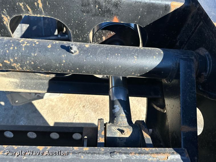 image for item LK9647 2013 Fontaine Magnitude 55H26 lowboy equipment trailer