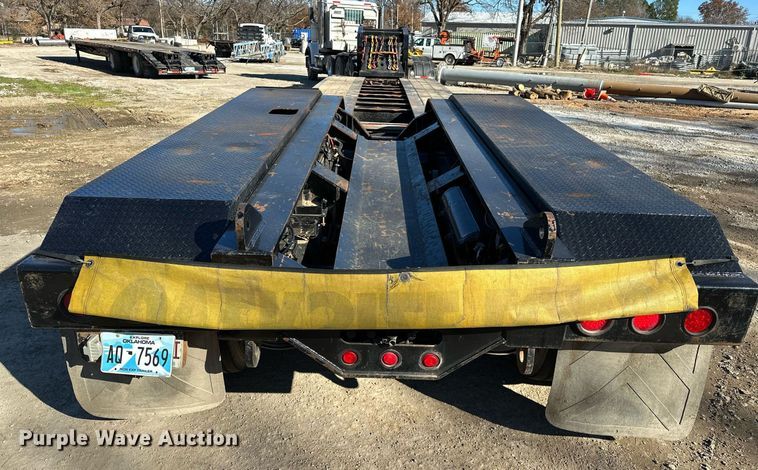 image for item LK9647 2013 Fontaine Magnitude 55H26 lowboy equipment trailer