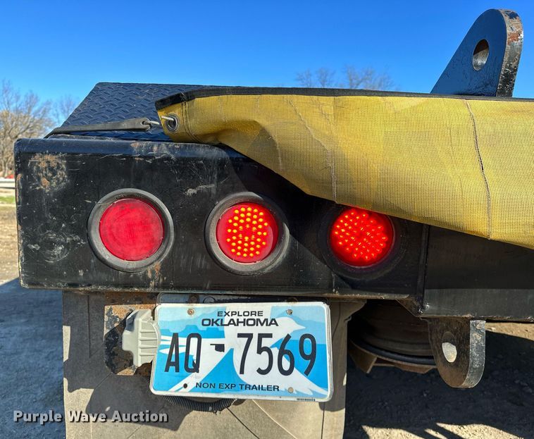 image for item LK9647 2013 Fontaine Magnitude 55H26 lowboy equipment trailer