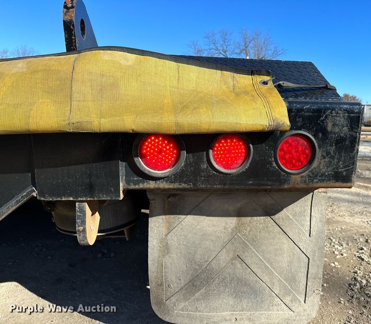 image for item LK9647 2013 Fontaine Magnitude 55H26 lowboy equipment trailer